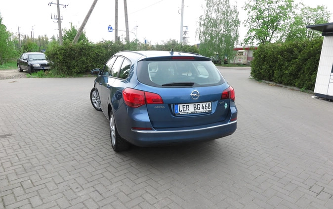 Opel Astra cena 26990 przebieg: 220000, rok produkcji 2014 z Pleszew małe 562